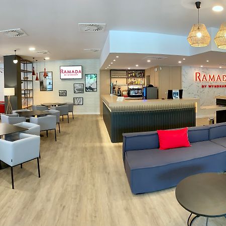 Ramada by Wyndham Valencia Almussafes Otel Dış mekan fotoğraf
