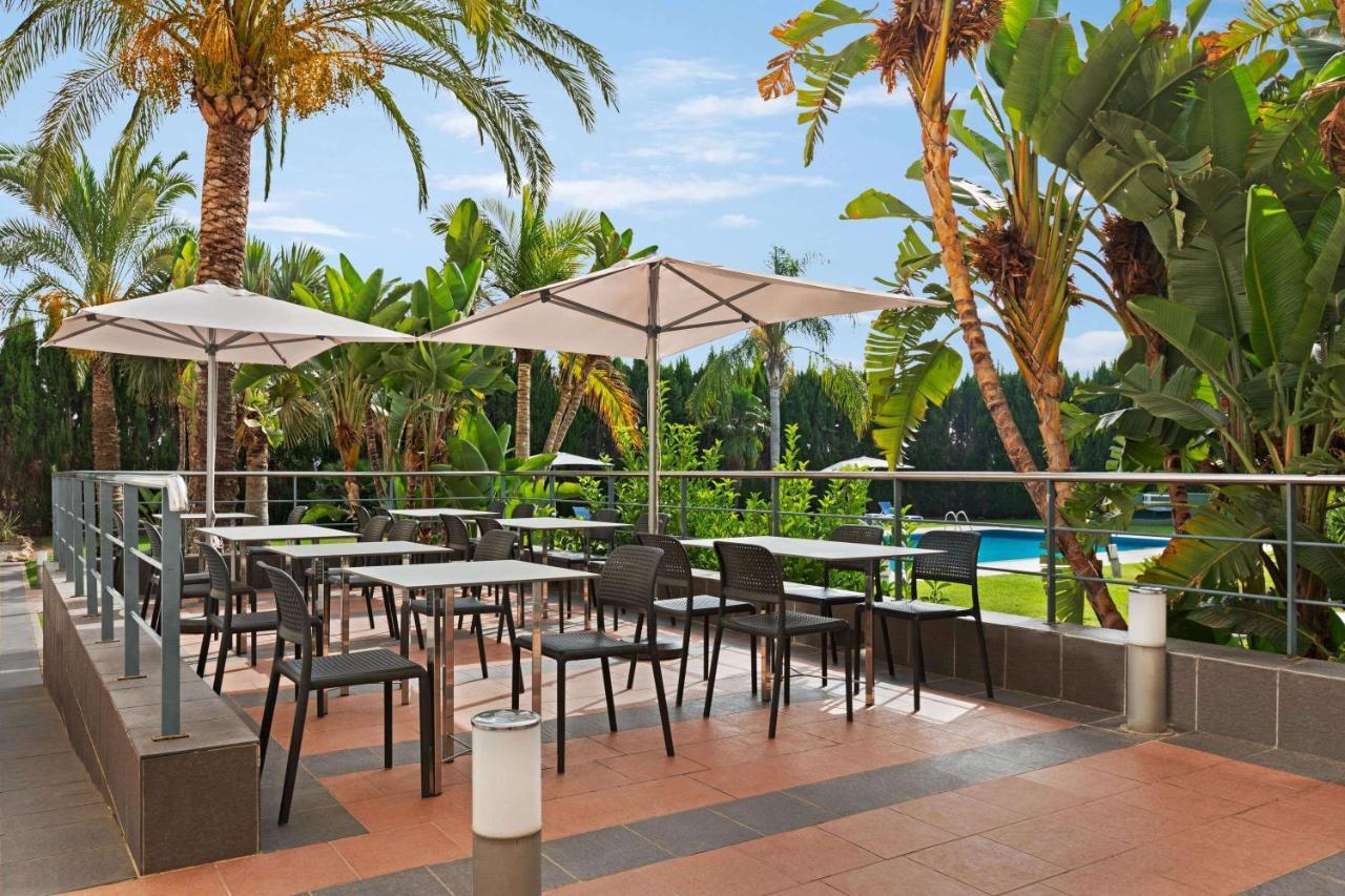 Ramada by Wyndham Valencia Almussafes Otel Dış mekan fotoğraf