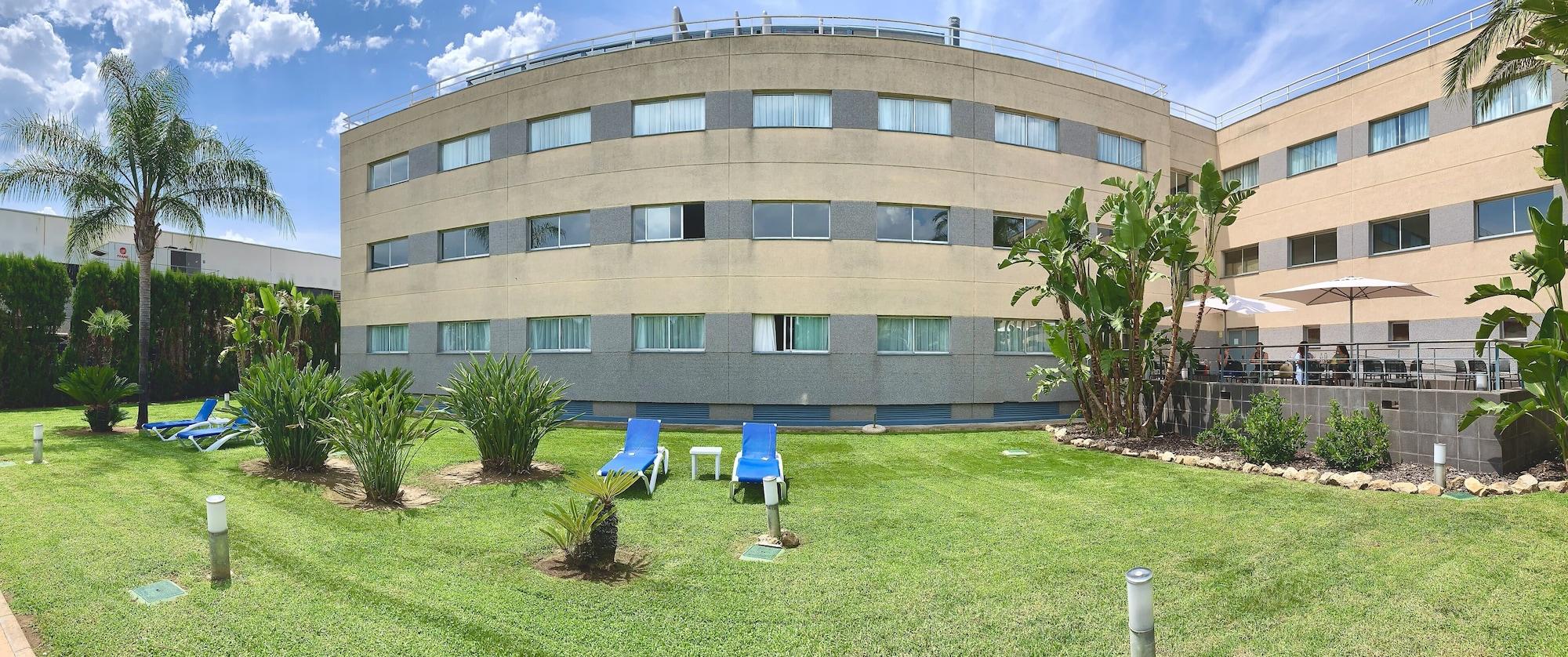 Ramada by Wyndham Valencia Almussafes Otel Dış mekan fotoğraf
