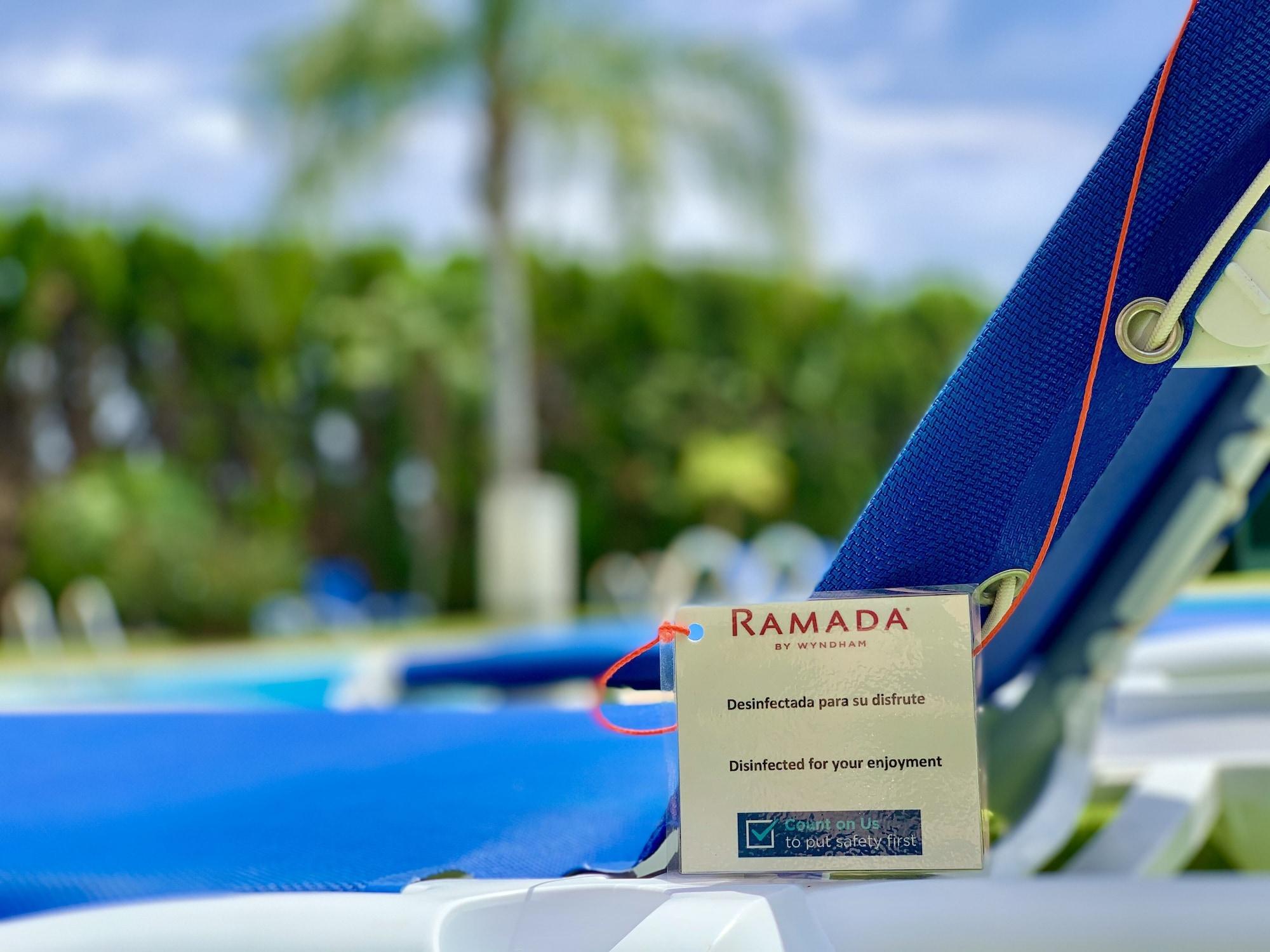 Ramada by Wyndham Valencia Almussafes Otel Dış mekan fotoğraf